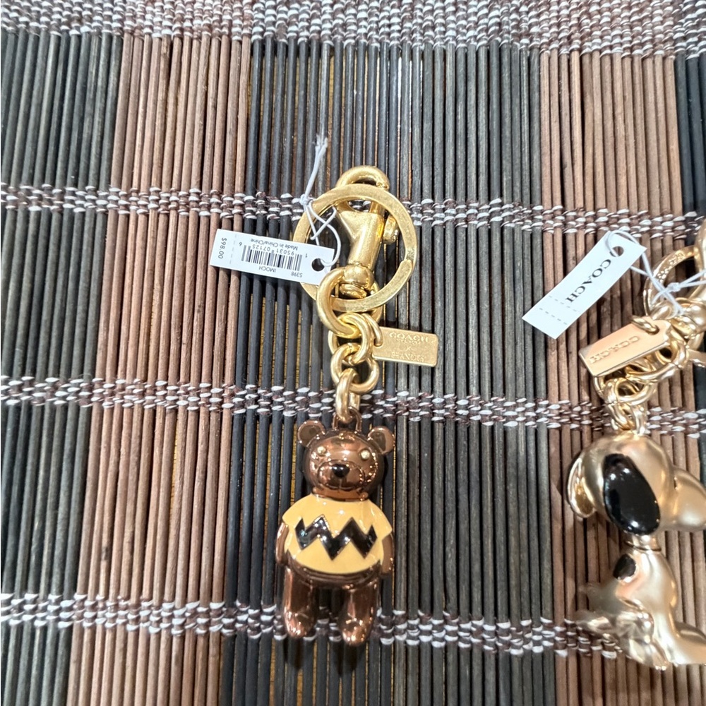 Coach Peanuts bag charm set. - Picture 2 of 4